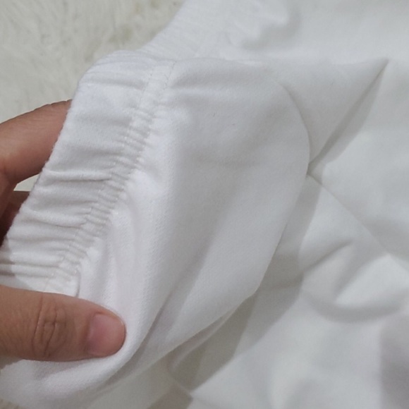 SOLD || PrettyLittleThing Sweatpants - Picture 6 of 7